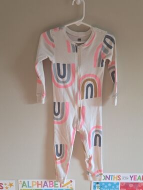 Tea Collection- Cream Rainbow Sleeper